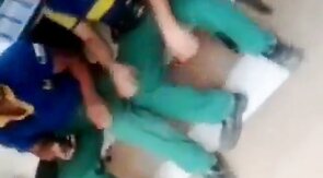 Metalurgico querendo pegar no pau do colega