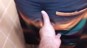 Caminhoneiros se pegando no banheiro