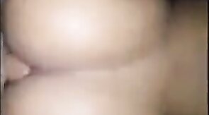 Novinho dando o cu redondinho