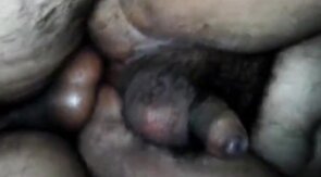 se vienen adentro de mi culo