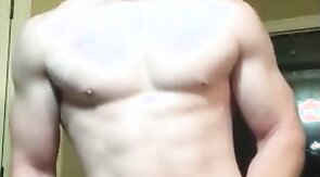 ragazzo si sega fino a schizzare (boy jerks till shots)