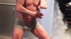 bulto Gianluca Vacchi