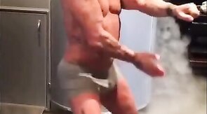 bulto Gianluca Vacchi