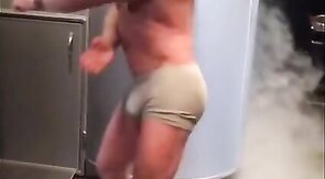 bulto Gianluca Vacchi