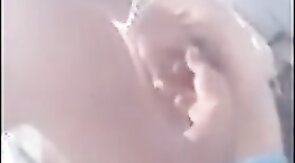 Mecanico leva dedada no cu por R$200