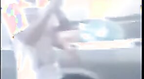 Mecanico leva dedada no cu por R$200