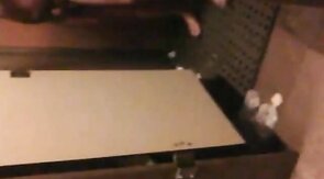 Flagra de pau duro no banheiro