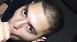 Bonitao com pinto na boca