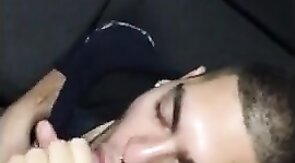 Bonitao com pinto na boca