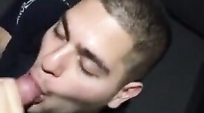 Bonitao com pinto na boca