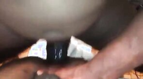 Negao arrombou e mijou dentro do safado