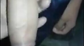 Cabeleireiro pega no pau do cliente