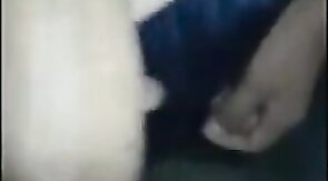 Cabeleireiro pega no pau do cliente
