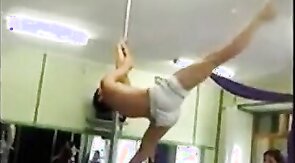 Pole-acrobat