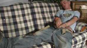 19yo Sexy Guy jerks off