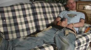 19yo Sexy Guy jerks off