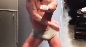 bulto Gianluca Vacchi