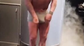 bulto Gianluca Vacchi