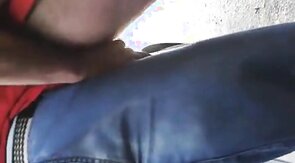 maduro me folla en aparcamiento