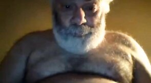 Hairy horny NY daddy bear jerks off on webcam