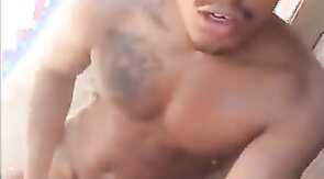 Caipira roludo dando gozadinha