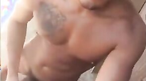 Caipira roludo dando gozadinha