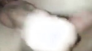 Ohne Gumi in Arsch gespritzt