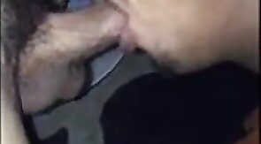 Mano liberal da bunda e chupa pau