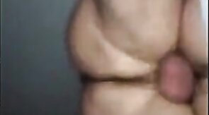 Passivo gato dando cu ao maduro do pau pequeno