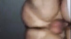 Passivo gato dando cu ao maduro do pau pequeno