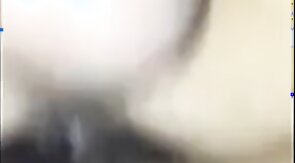 Japinha geme com piruzao no cu