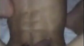 Japinha geme com piruzao no cu