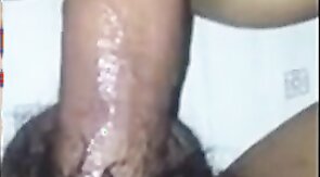 Japinha geme com piruzao no cu