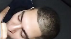 Bonitao com pinto na boca