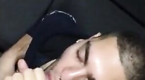 Bonitao com pinto na boca