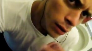 No banheiro da facul