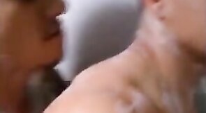 Gostosos no amasso no banho