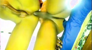 Garoto mete rolao sem capa  em outro garoto