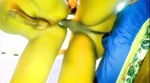 Garoto mete rolao sem capa  em outro garoto