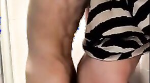 肌肉帅哥浴室里疯狂爆操骚货