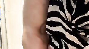 肌肉帅哥浴室里疯狂爆操骚货