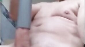 sucking my dick with my vacuumcleaner with handsfree cumshot