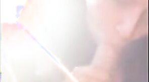 Novinho mama rolao e toma gala no carro