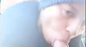 Novinho mama rolao e toma gala no carro