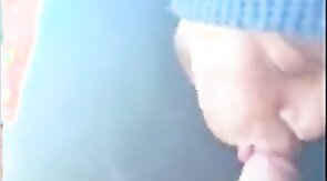 Novinho mama rolao e toma gala no carro