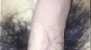Japinha geme com piruzao no cu