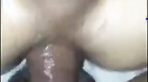 Japinha geme com piruzao no cu