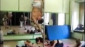 Pole-acrobat