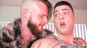 Mesmerized crossdresser in pantyhose assfucked by jock