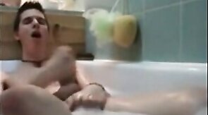 Twink jerking off in bathtub